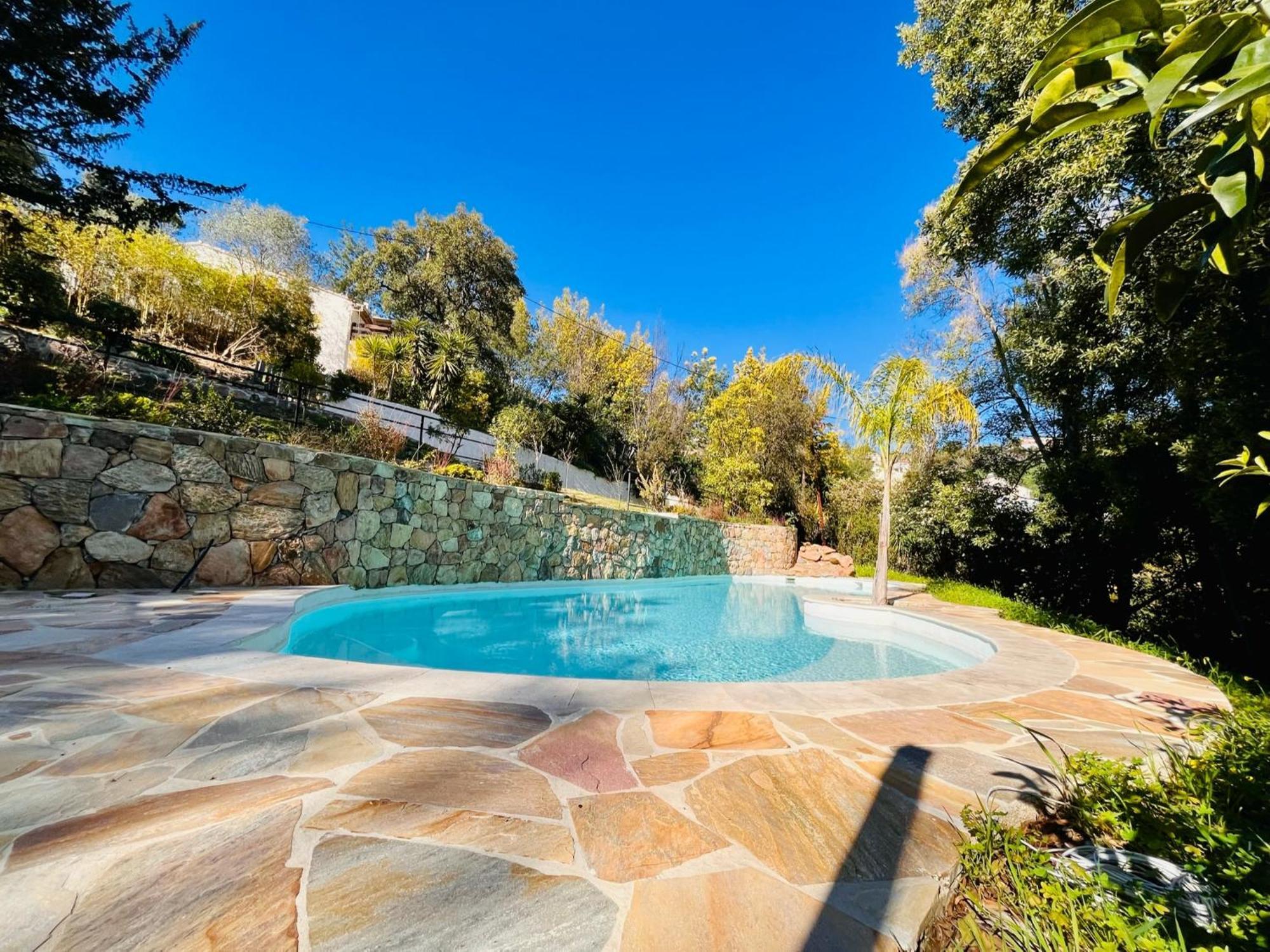 Villa Les Roches มองเดอลิเยอลานาปูล ภายนอก รูปภาพ